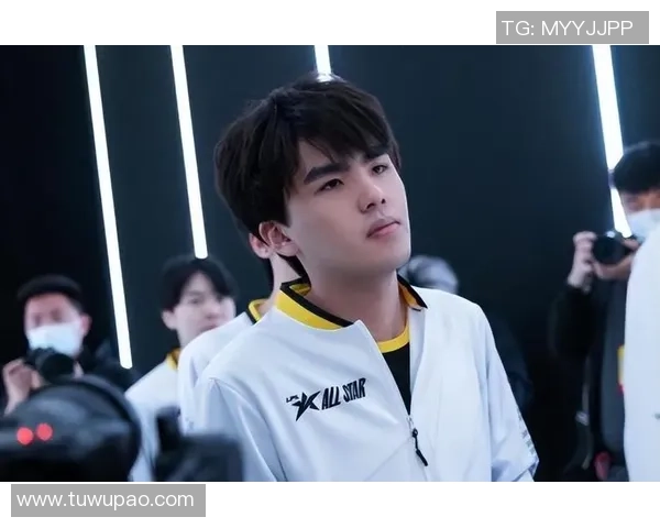 TES战队实力引发热议电竞圈对英雄联盟新格局的深度探讨