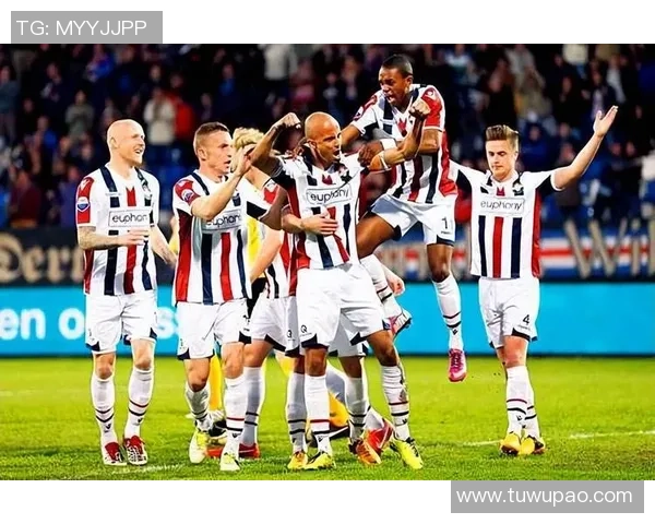 埃因青年队与多德勒球队激战正酣谁能在这场较量中笑到最后 埃因青年队与多德勒球队激战正酣谁能在这场较量中笑到最后