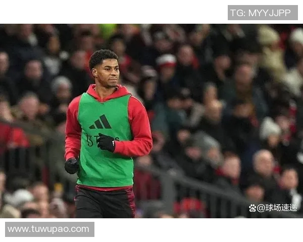 拉什福德领衔曼联新赛季崛起之路展现年轻球员的无限潜力与激情